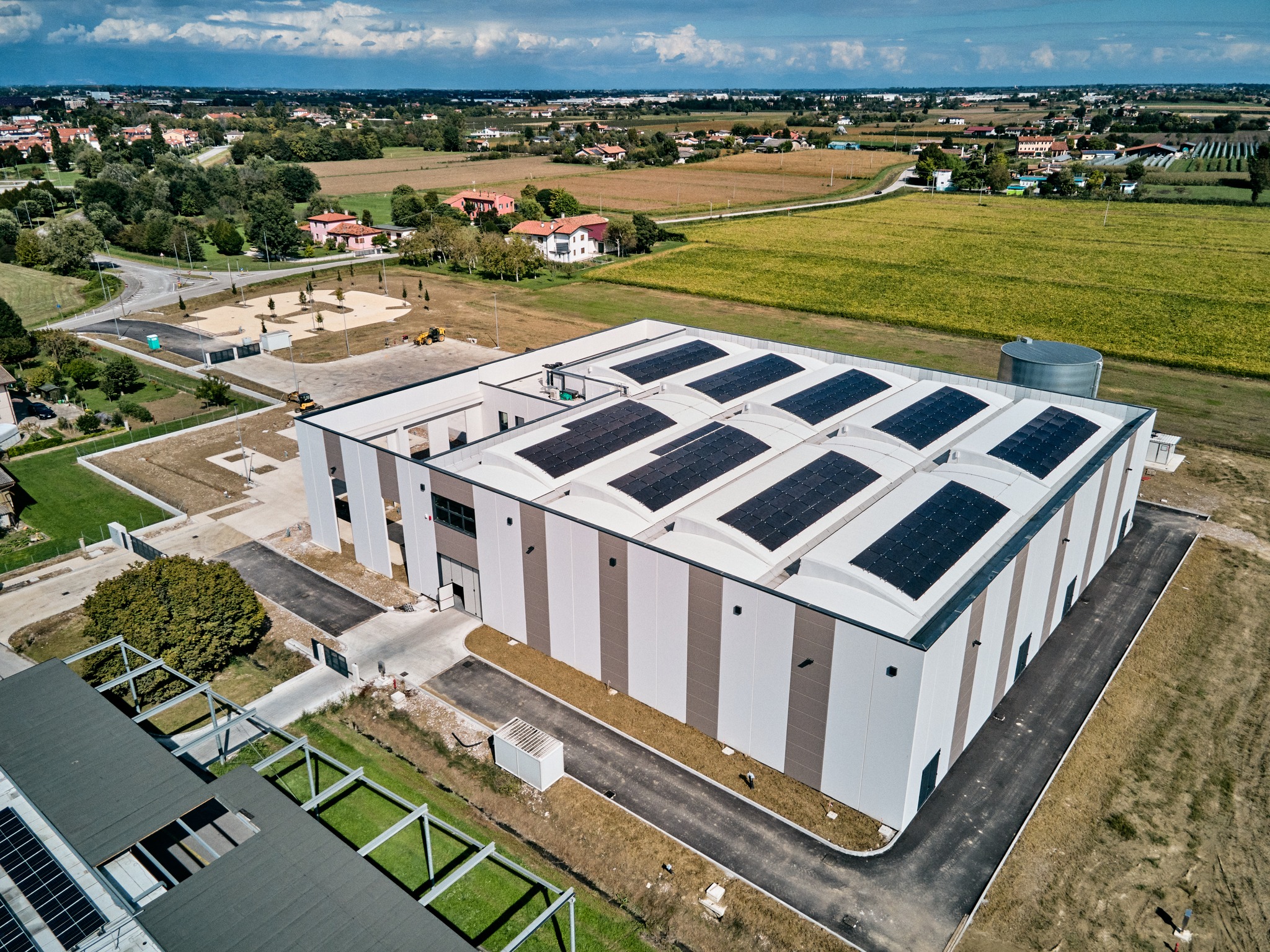 Al momento stai visualizzando Sistemi di serramenti ad alte prestazioni per un polo logistico nel veronese